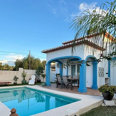 Tatil Evi Precioso Independiente En Con Piscina
